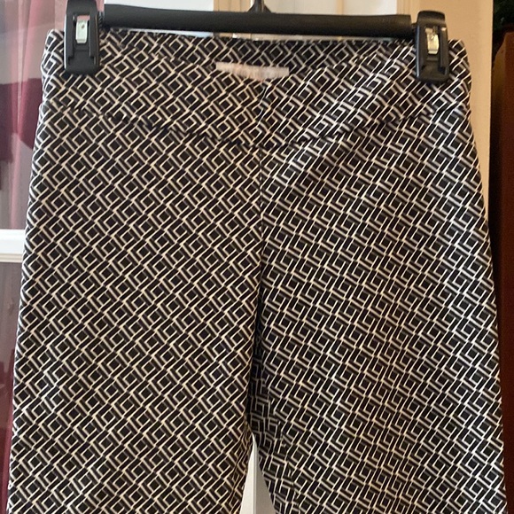 Margaret M Slimming Pant XS in Black & White, Capris - Picture 2 of 6